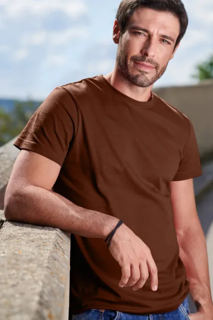 Férfi egyszerű póló, csokoládé